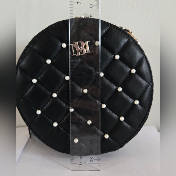 Badgley Mischka Women's Rounded Shoulder Handbag Black - NWT - Picture 5 of 6